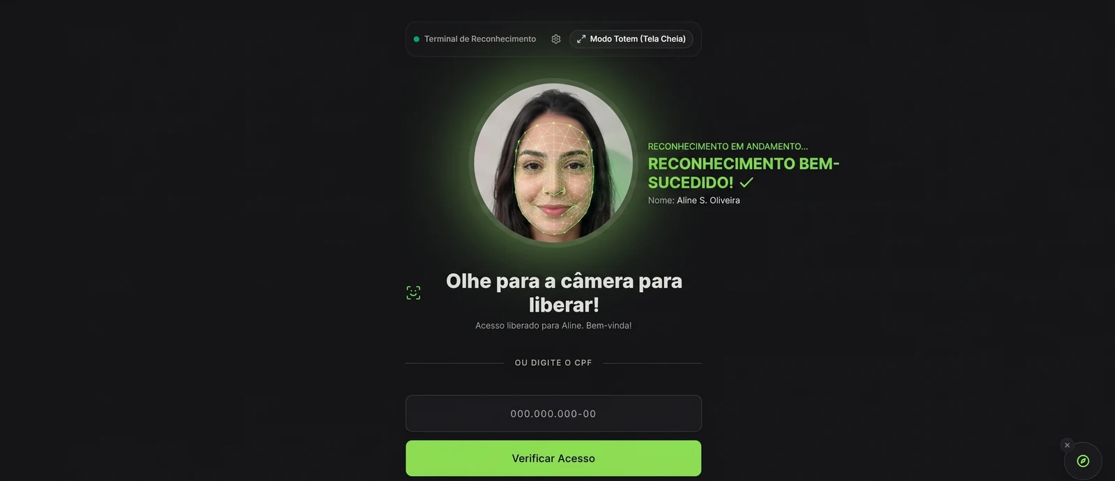 Reconhecimento facial concluído no WareFit rodando em computador: o rosto do aluno é identificado e o acesso é liberado